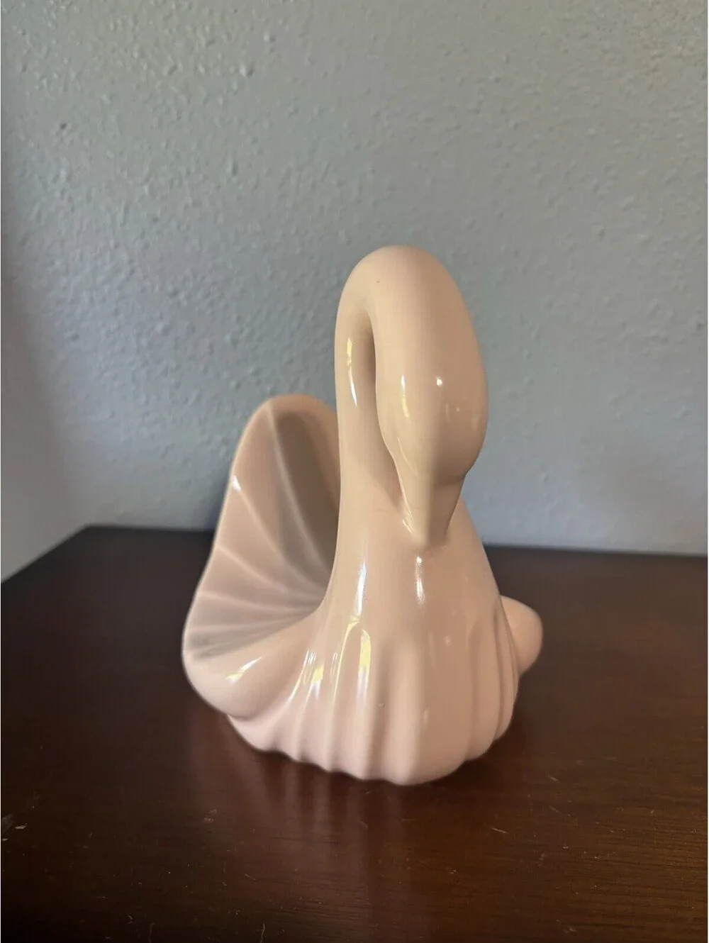 Swan Towel Holder Decorc Apricot Peach Color Vintage EUC